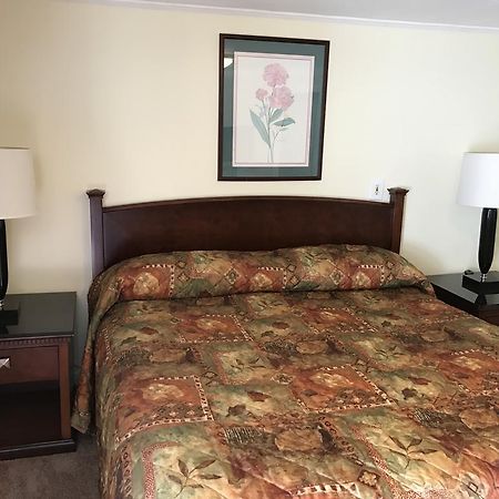 Royale Coach Motor Lodge Hampton Bagian luar foto