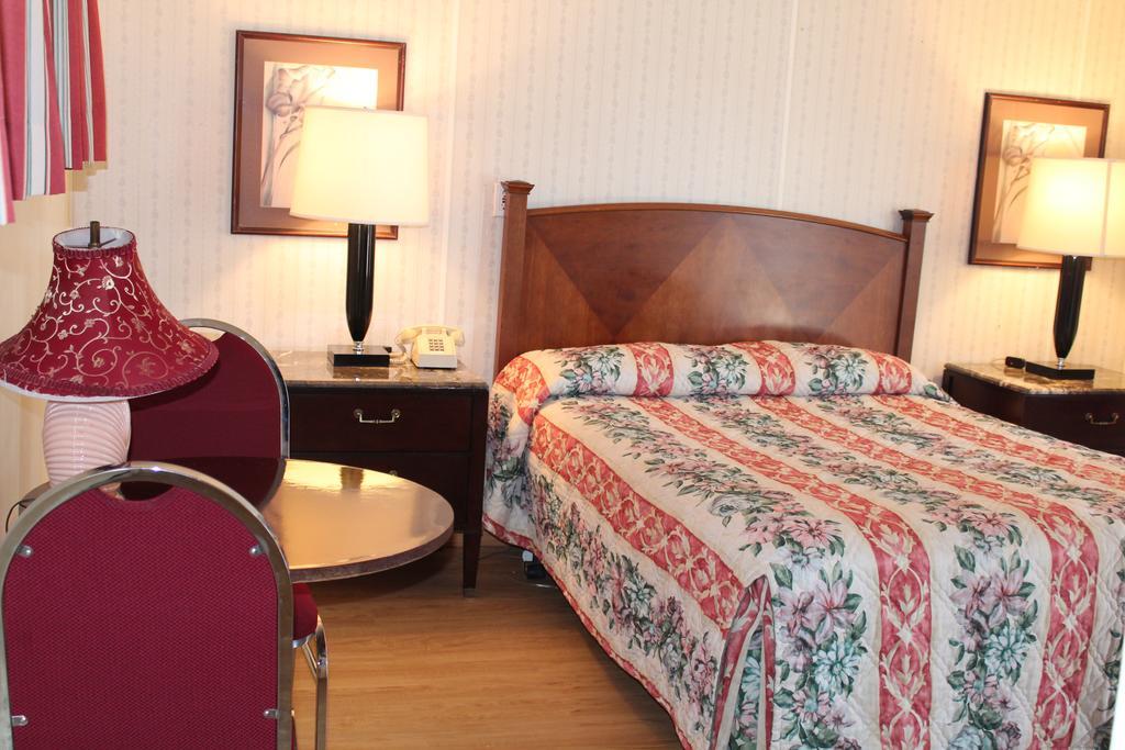 Royale Coach Motor Lodge Hampton Bagian luar foto